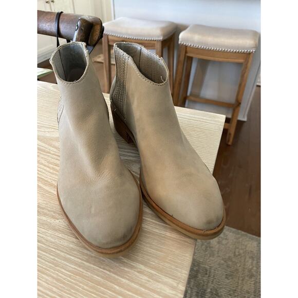 New Dolce Vita Womens Towne Leather Chelsea‎ Boot Booties Gray Almond Toe Size 9 - Picture 2 of 4